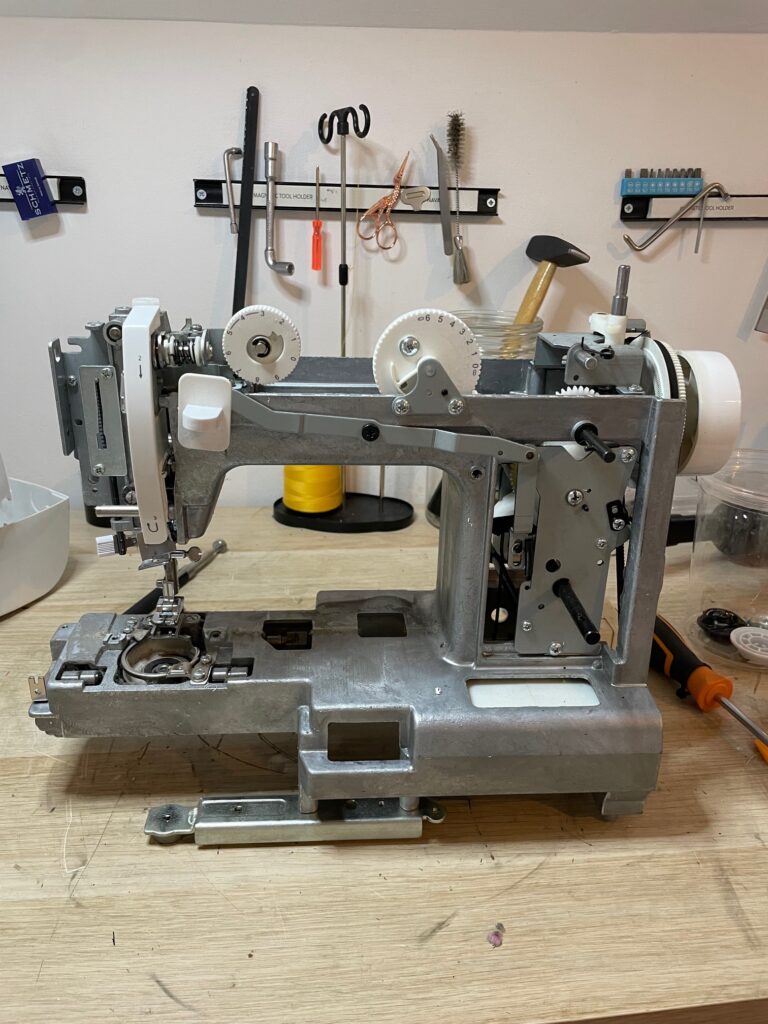 Machine à coudre nue - Maintenance - Machine - Coudre - Rouen - Agglomération - Autour - Proche