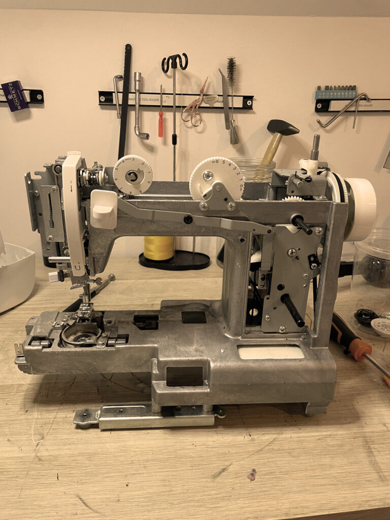 Machine en révision - Révision - Maintenance - Machine - Coudre - Rouen - Agglomération - Autour - Proche