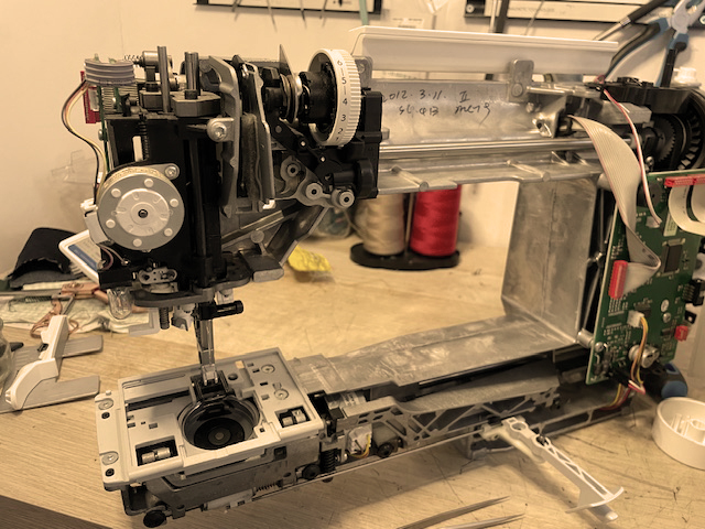 Machine à coudre - Intérieur - Réparation - Révision - Maintenance - Machine - Coudre - Rouen - Agglomération - Autour - Proche